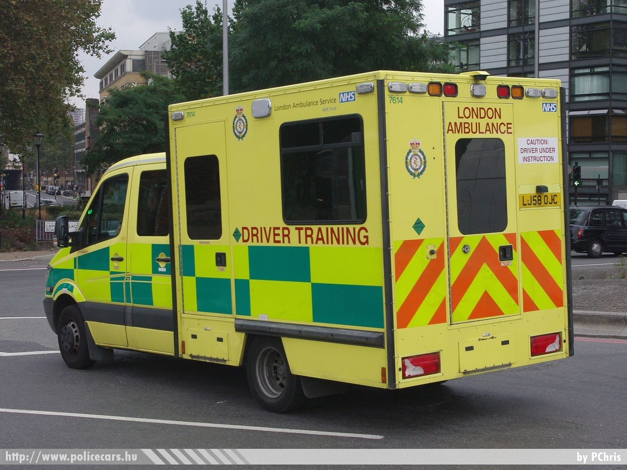 Mercedes Sprinter, fotó: PChris
Keywords: angol Anglia mentő mentőautó ambulance United Kingdom NHS