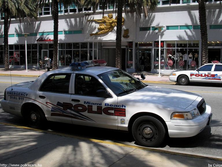 Ford Crown Victoria, fotó: Csiga
Keywords: USA Amerikai Egyesült Államok rendőr rendőrautó rendőrség