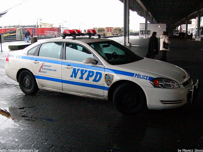 Chevrolet Impala, fotó: Plavecz János
Keywords: USA Amerikai Egyesült Államok rendőr rendőrautó rendőrség nypd