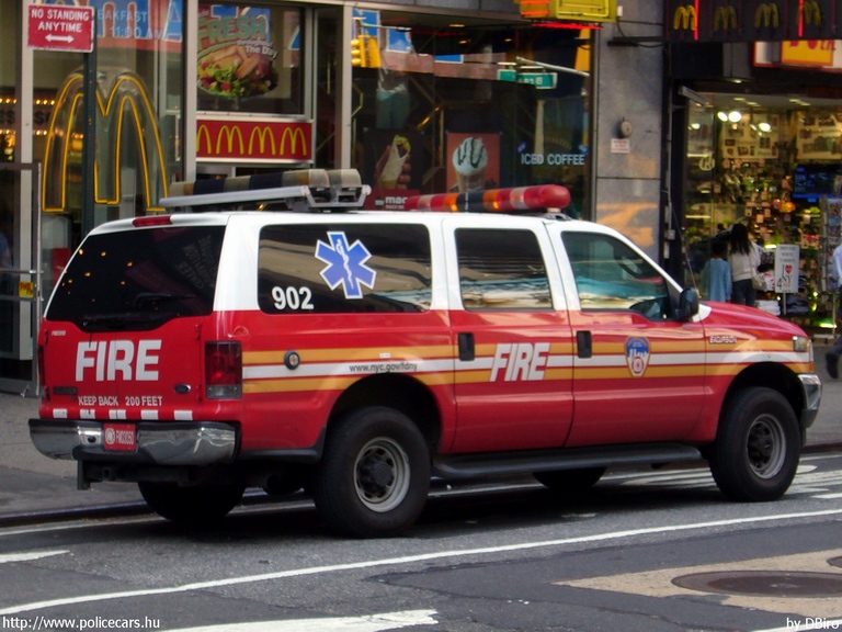 Ford Excursion, fotó: DBiro
Keywords: USA Amerikai Egyesült Államok tûzoltó tûzoltóautó tûzoltóság fdny