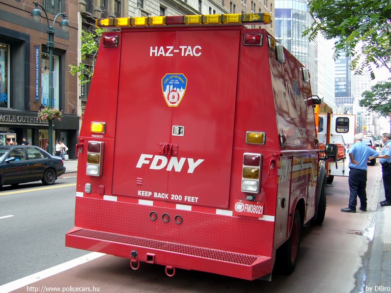 Ford Super Duty F-450, fotó: DBiro
Keywords: USA Amerikai Egyesült Államok tûzoltó tûzoltóautó tûzoltóság fdny