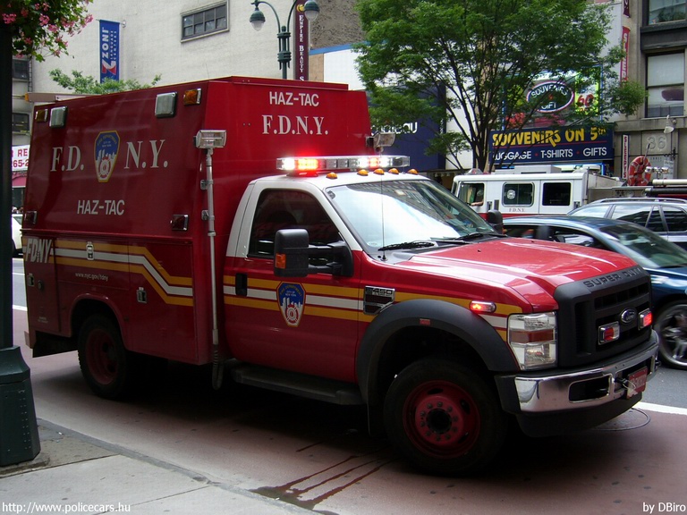 Ford Super Duty F-450, fotó: DBiro
Keywords: USA Amerikai Egyesült Államok tûzoltó tûzoltóautó tûzoltóság fdny