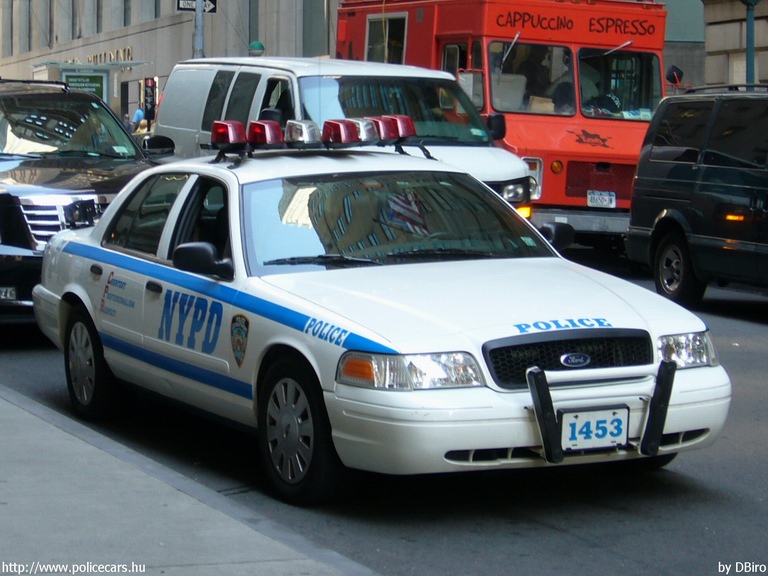 Ford Crown Victoria, fotó: DBiro
Keywords: USA Amerikai Egyesült Államok rendőr rendőrautó rendőrség nypd