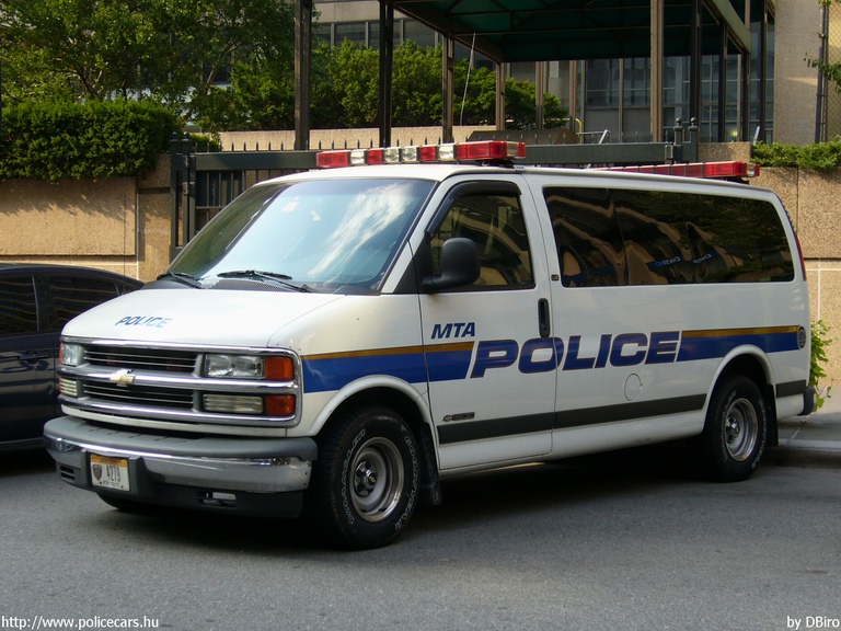 Chevrolet Express, fotó: DBiro
Keywords: USA Amerikai Egyesült Államok rendőr rendőrautó rendőrség