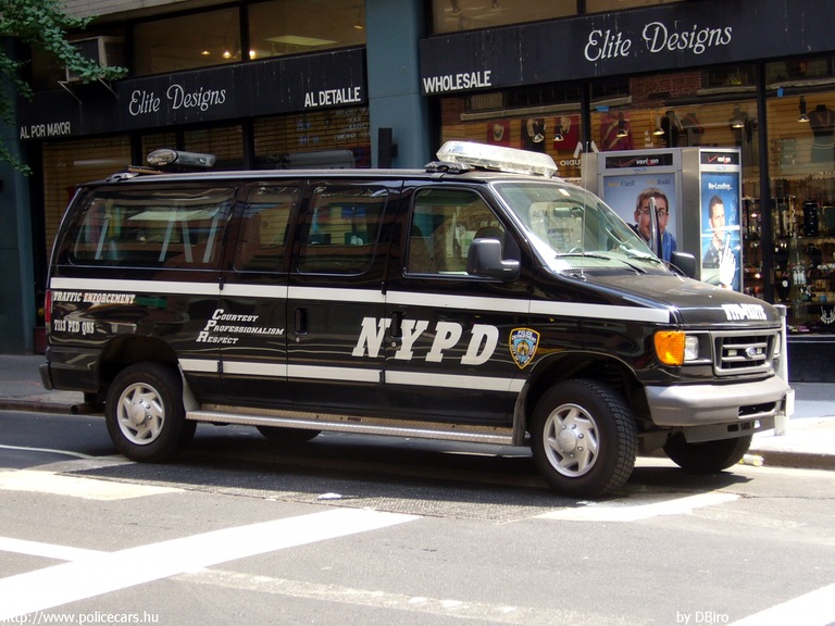 Ford E-250, fotó: DBiro
Keywords: USA Amerikai Egyesült Államok rendőr rendőrautó rendőrség nypd
