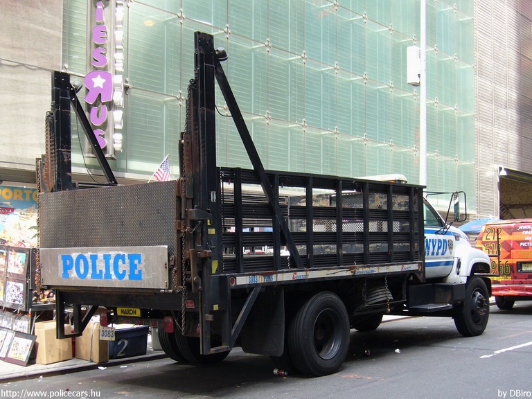 GMC C6500, fotó: DBiro
Keywords: USA Amerikai Egyesült Államok rendőr rendőrautó rendőrség nypd