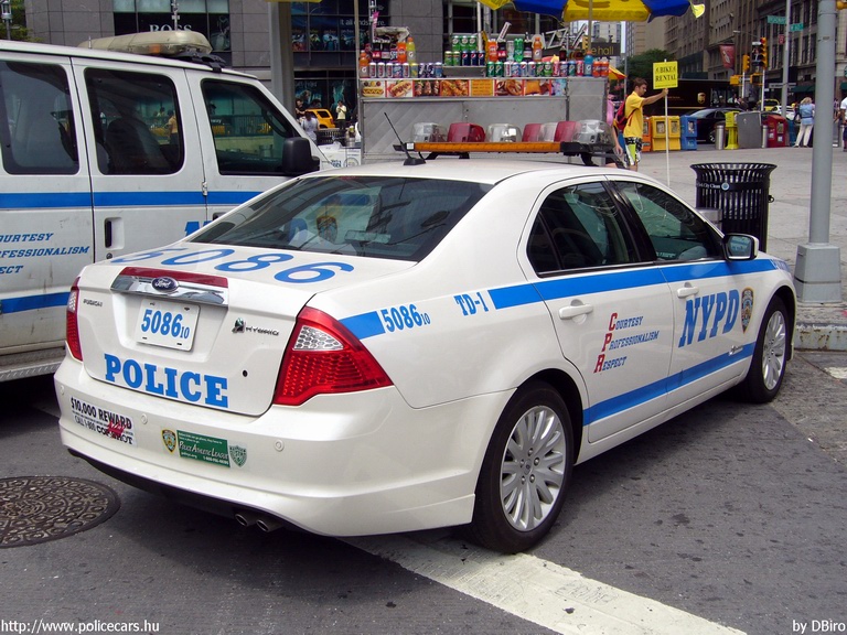 Ford Fusion Hybrid, fotó: DBiro
Keywords: USA Amerikai Egyesült Államok rendőr rendőrautó rendőrség nypd