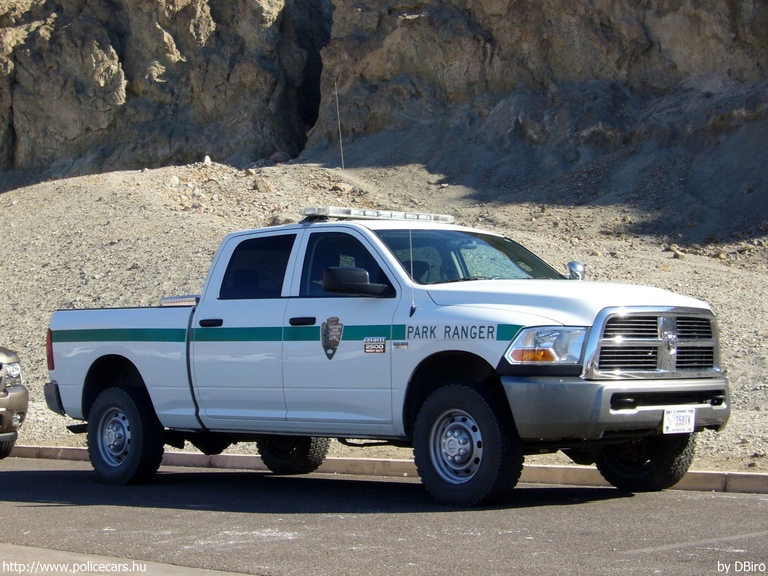 Dodge Ram 2500, fotó: DBiro
Keywords: USA Amerikai Egyesült Államok rendőr rendőrautó rendőrség