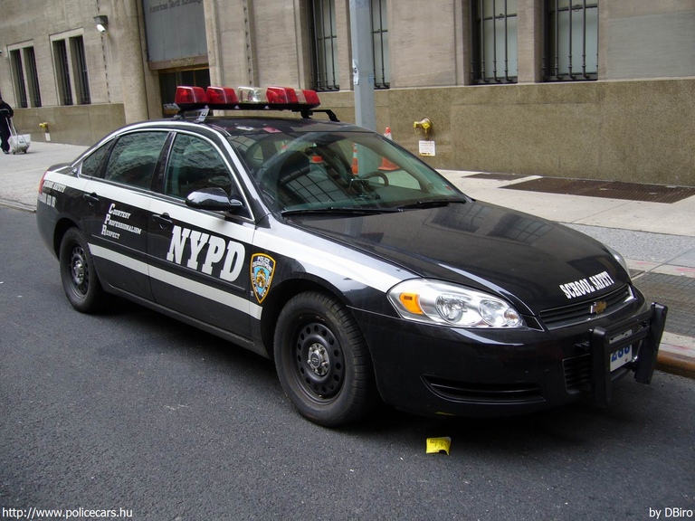 Chevrolet Impala, fotó: DBiro
Keywords: USA Amerikai Egyesült Államok rendőr rendőrautó rendőrség NYPD