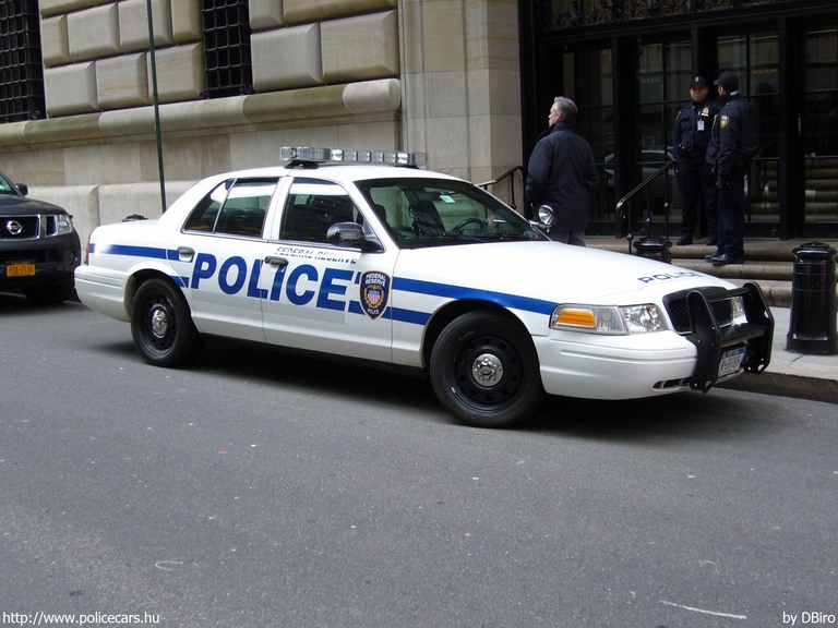 Ford Crown Victoria, fotó: DBiro
Keywords: USA Amerikai Egyesült Államok rendőr rendőrautó rendőrség