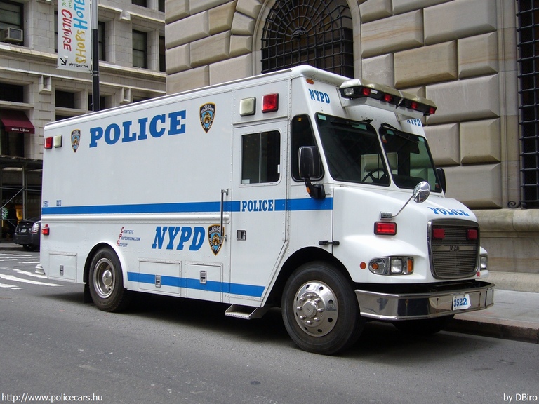 LDV, fotó: DBiro
Keywords: USA Amerikai Egyesült Államok rendőr rendőrautó rendőrség NYPD