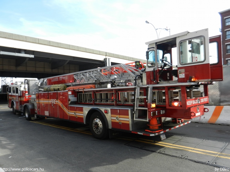 Seagrave, fotó: DBiro
Keywords: USA Amerikai Egyesült Államok tûzoltó tûzoltóautó tûzoltóság FDNY