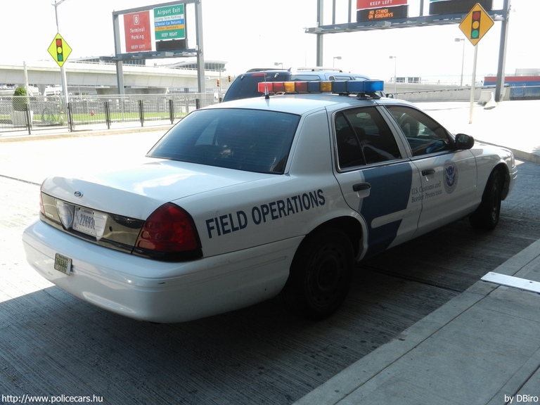 Ford Crown Victoria, fotó: DBiro
Keywords: USA Amerikai Egyesült Államok rendőr rendőrautó rendőrség