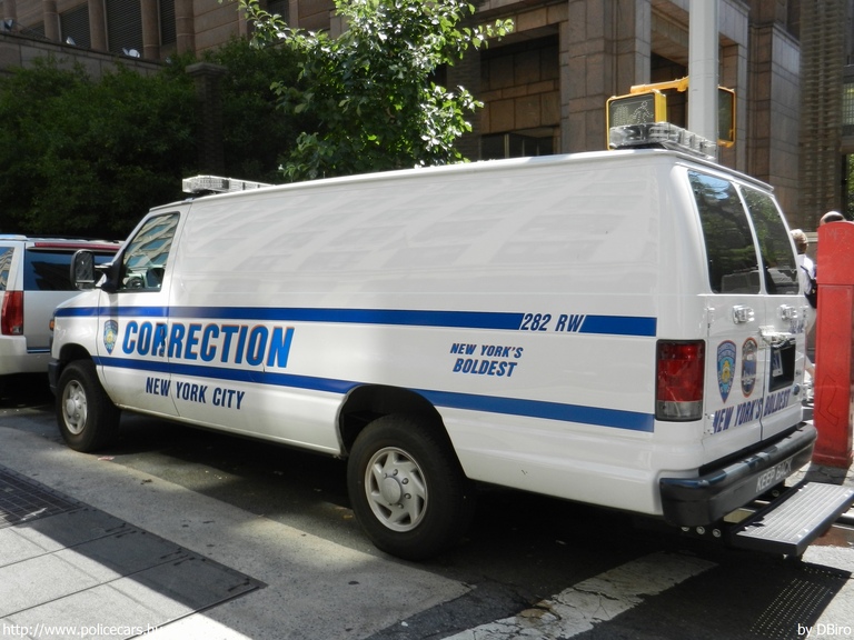 Ford E-350, Büntetés-végrehajtás, fotó: DBiro
Keywords: USA Amerikai Egyesült Államok rendőr rendőrautó rendőrség bv