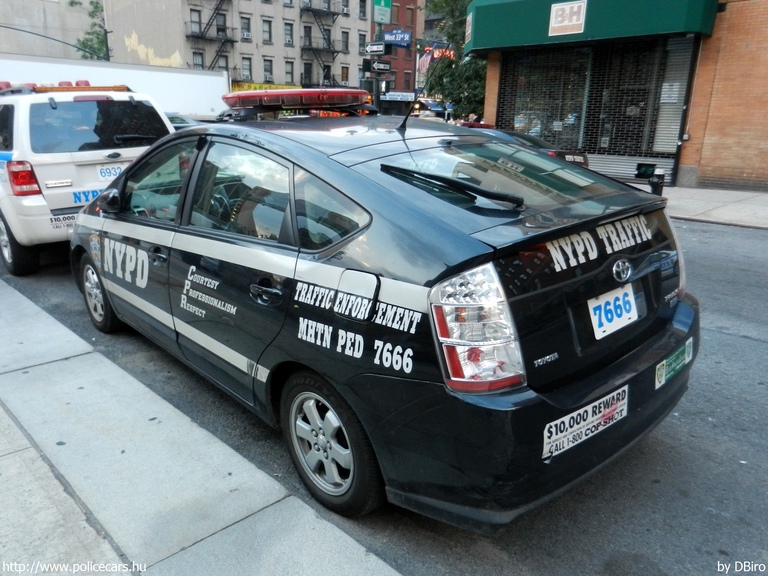 Toyota Prius, fotó: DBiro
Keywords: USA Amerikai Egyesült Államok rendőr rendőrautó rendőrség NYPD