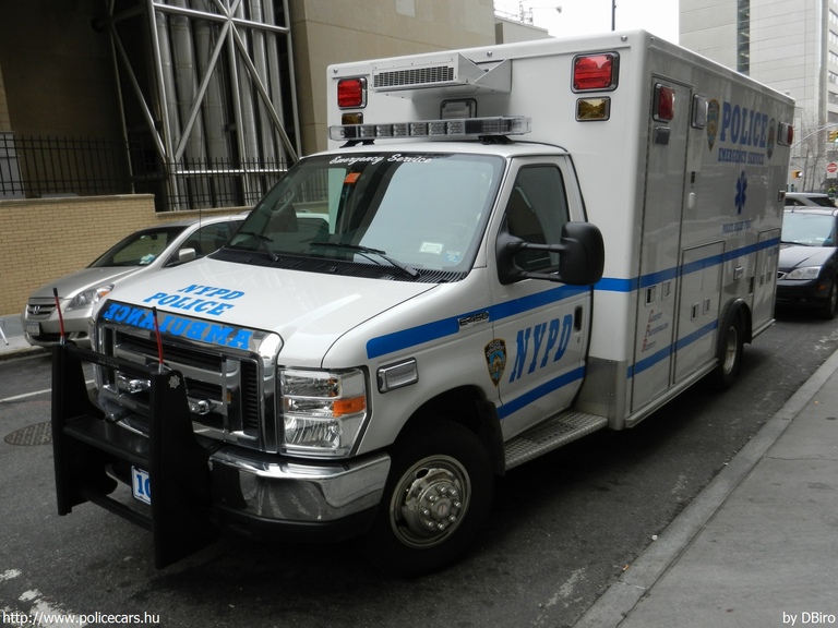 Ford E-450, fotó: DBiro
Keywords: USA Amerikai Egyesült Államok rendőr rendőrautó rendőrség mentő mentőautó NYPD