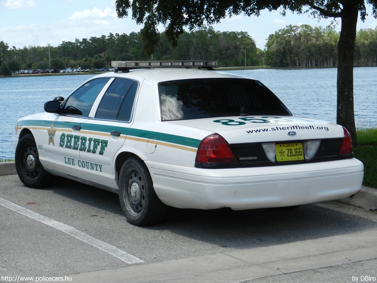 Ford Crown Victoria, fotó: DBiro
Keywords: USA Amerikai Egyesült Államok rendőr rendőrautó rendőrség