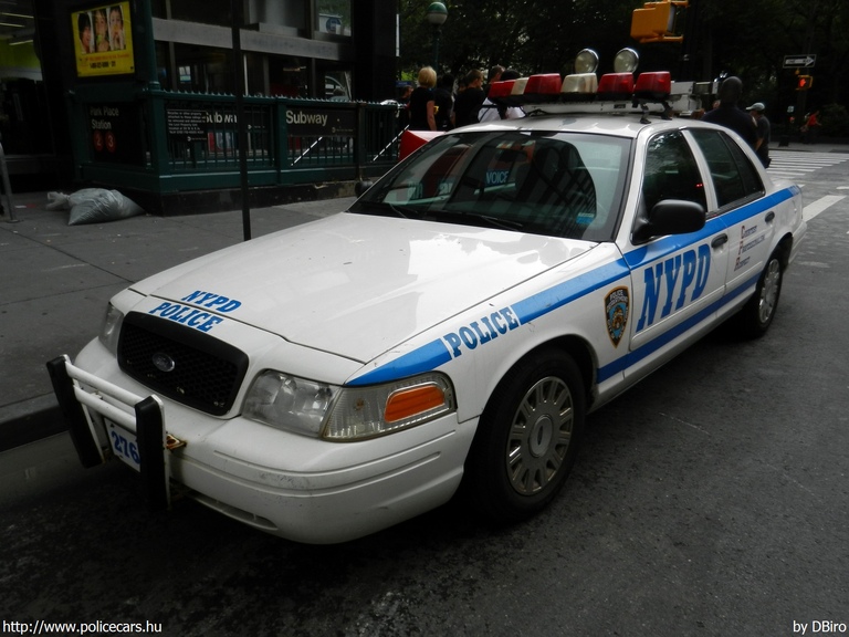 Ford Crown Victoria, fotó: DBiro
Keywords: USA Amerikai Egyesült Államok rendőr rendőrautó rendőrség NYPD