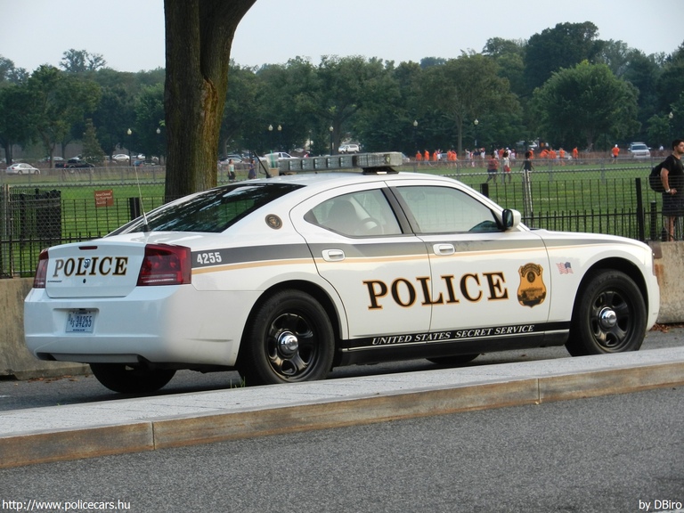 Dodge Charger, fotó: DBiro
Keywords: USA Amerikai Egyesült Államok rendőr rendőrautó rendőrség