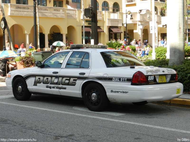 Ford Crown Victoria, fotó: DBiro
Keywords: USA Amerikai Egyesült Államok rendőr rendőrautó rendőrség