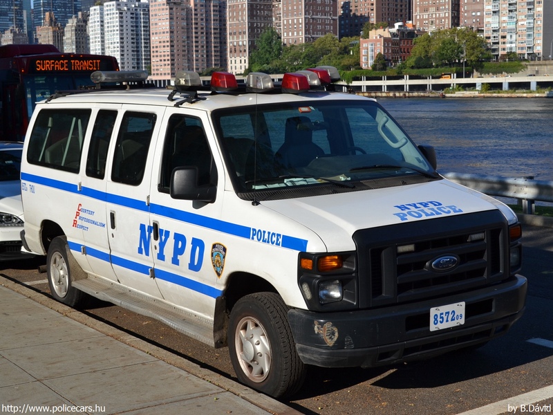 Ford E-250, fotó: B.Dávid
Keywords: USA Amerikai Egyesült Államok rendőr rendőrautó rendőrség NYPD