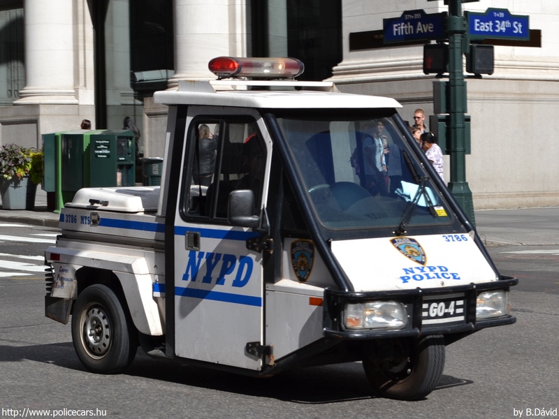 Cushman, fotó: B.Dávid
Keywords: USA Amerikai Egyesült Államok rendőr rendőrautó rendőrség NYPD