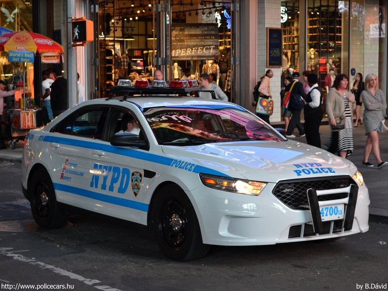 Ford Taurus, fotó: B.Dávid
Keywords: USA Amerikai Egyesült Államok rendőr rendőrautó rendőrség NYPD