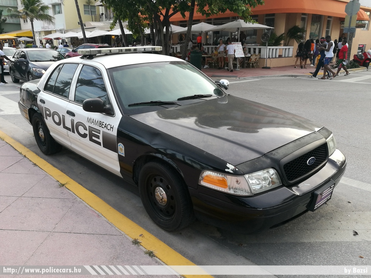 Ford Crown Victoria, Miami, fotó: Bazsi
Keywords: USA Amerikai Egyesült Államok rendőr rendőrautó rendőrség police policecar united states