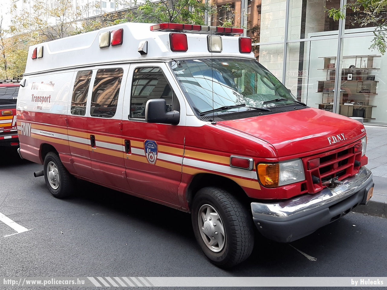 Ford E-350, fotó: Huleaks
Keywords: USA Amerikai Egyesült Államok mentő mentőautó ambulance united states