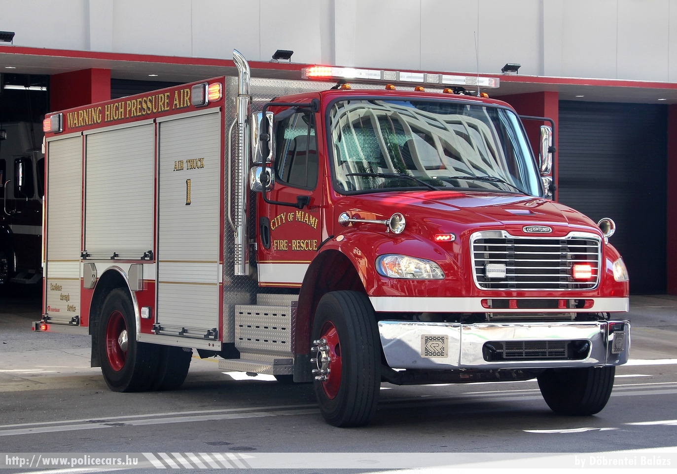 Freightliner E-One, City of Miami Department of Fire-Rescue, fotó: Döbrentei Balázs
Keywords: USA Amerikai Egyesült Államok tûzoltó tûzoltóautó fire firetruck united states
