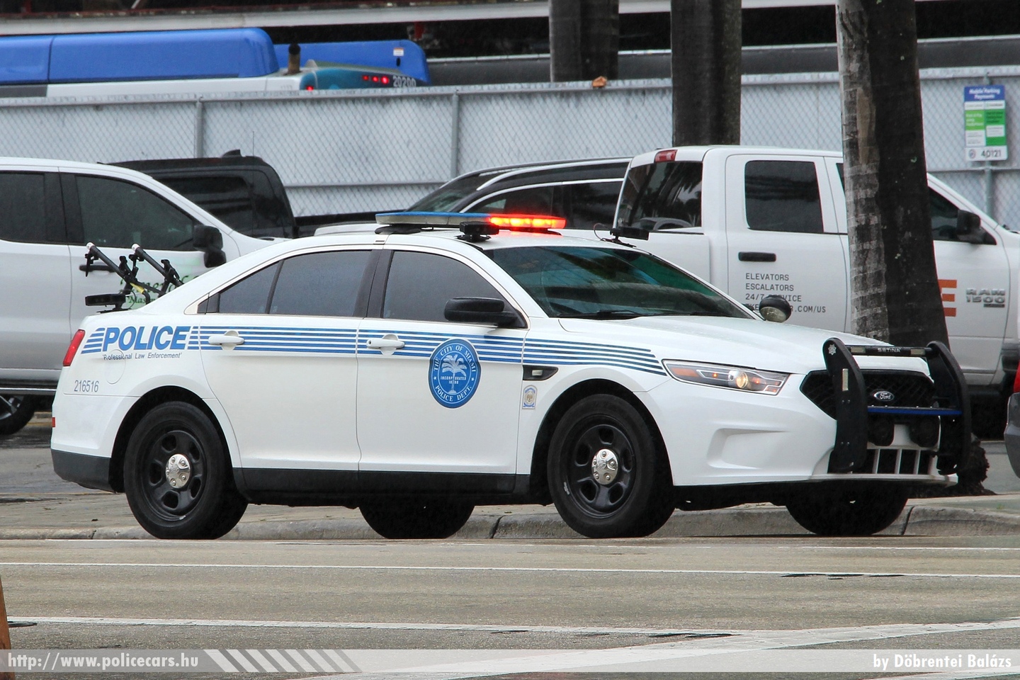 Ford Police Interceptor, City of Miami Police Department, fotó: Döbrentei Balázs
Keywords: USA Amerikai Egyesült Államok rendőr rendőrautó rendőrség police policecar united states