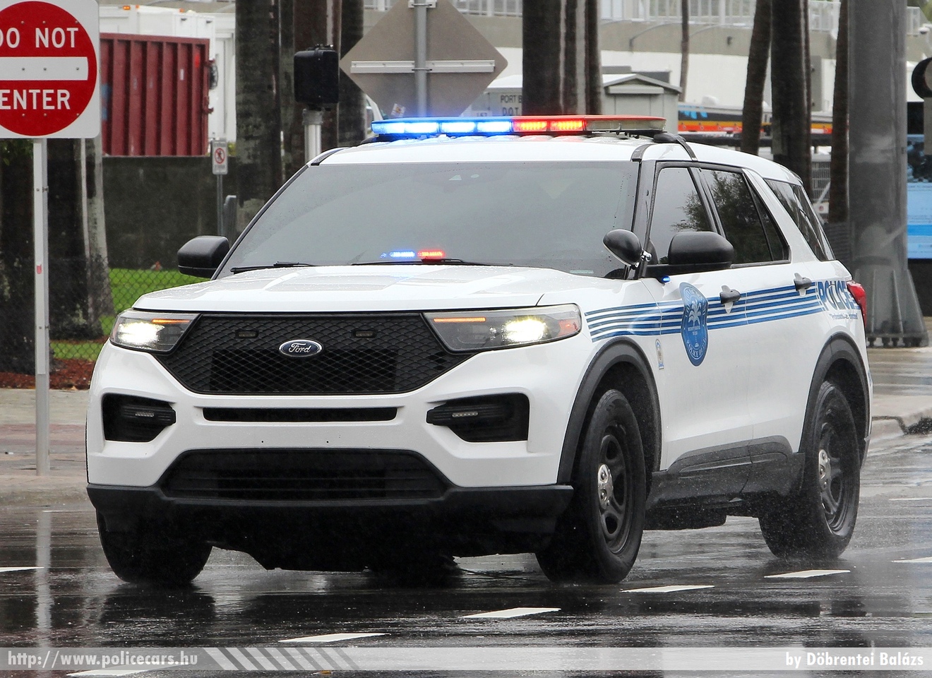 Ford Police Interceptor Utility, City of Miami Police Department, fotó: Döbrentei Balázs
Keywords: USA Amerikai Egyesült Államok rendőr rendőrautó rendőrség police policecar united states
