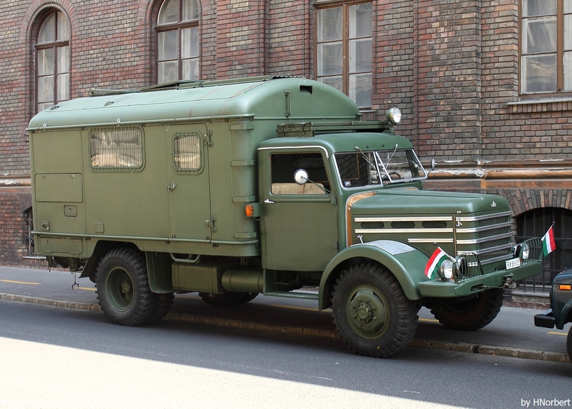 Csepel D-344, fotó: HNorbert
Keywords: magyar Magyarország rendőr rendőrautó rendőrség