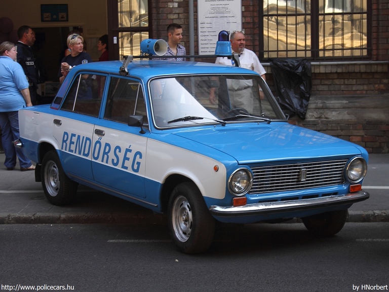 Lada VAZ 2101, fotó: HNorbert
Keywords: rendőr rendőrautó rendőrség magyar Magyarország