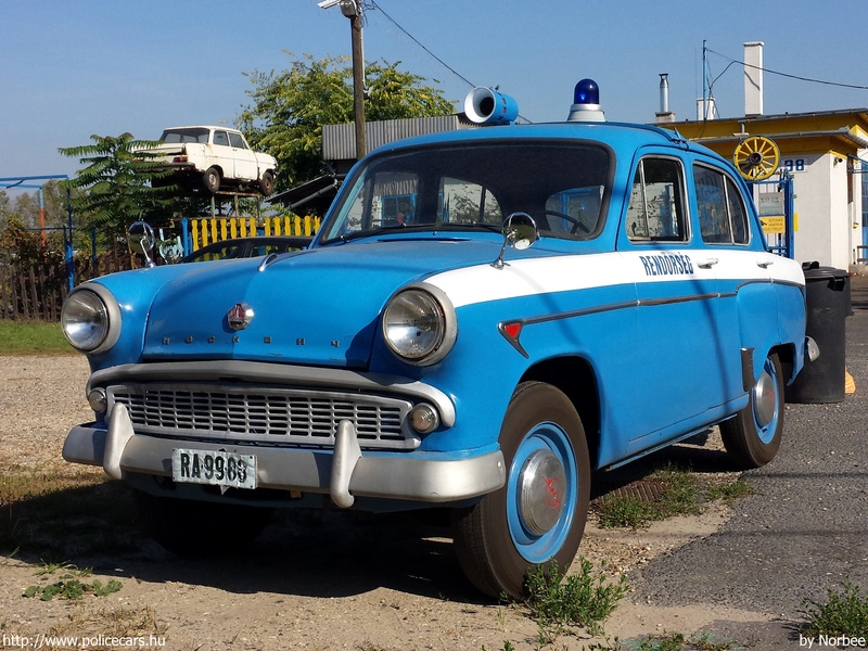 Moszkvics 407, fotó: Norbee
Keywords: rendőr rendőrautó rendőrség magyar Magyarország veterán