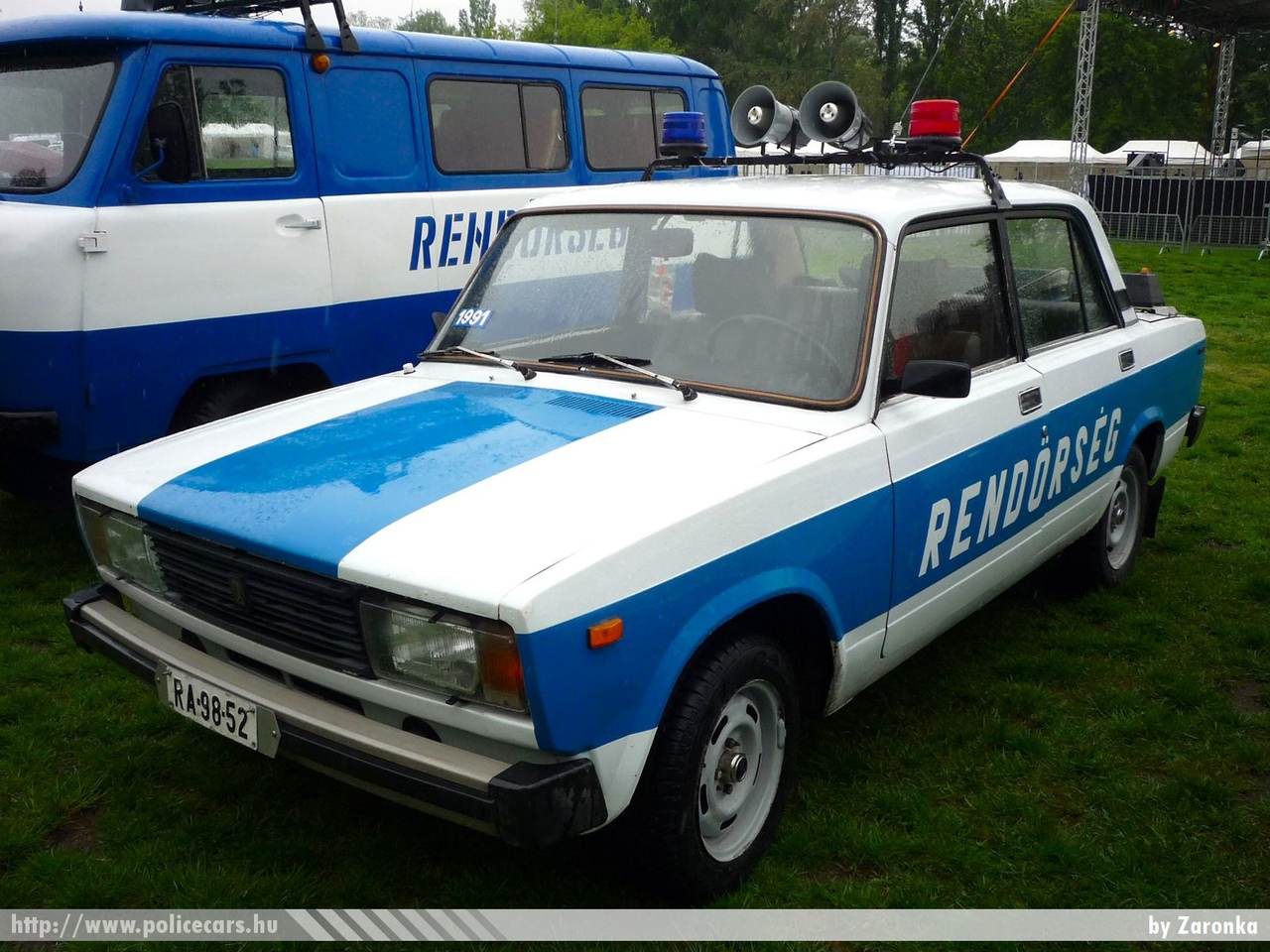 Lada VAZ 2105, fotó: Zaronka
Keywords: rendőrautó rendőrség rendőr magyar Magyarország RA98-52