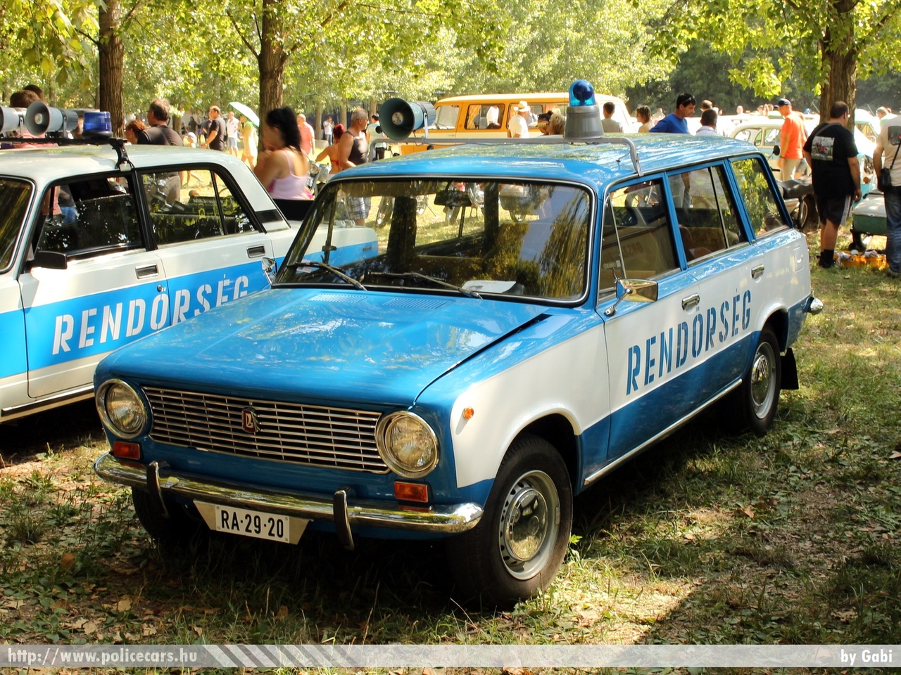 Lada VAZ 2102, fotó: Gabi
Keywords: rendőr rendőrautó rendőrség magyar Magyarország police policecar Hungary hungarian RA29-20