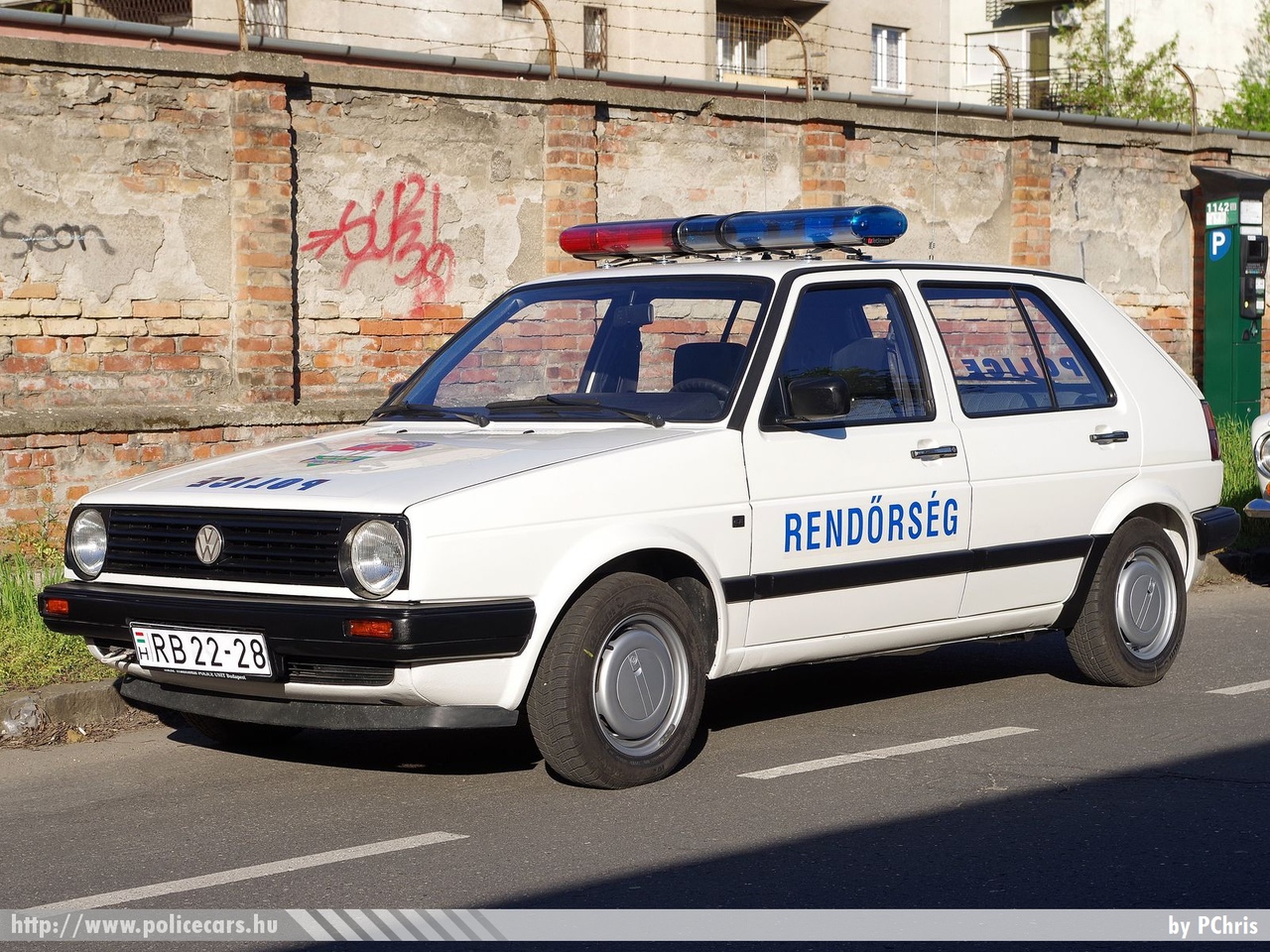Volkswagen Golf II, fotó: PChris
Keywords: rendőr rendőrautó rendőrség magyar Magyarország police policecar Hungary hungarian RB22-28