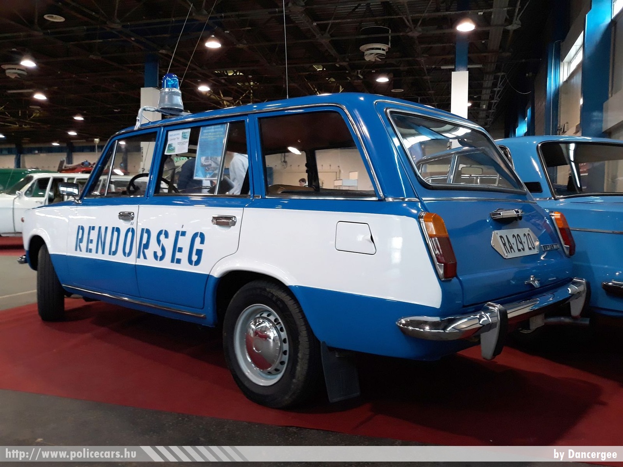 Lada VAZ 2102, fotó: Dancergee
Keywords: rendőrautó rendőrség rendőr magyar Magyarország RA29-20