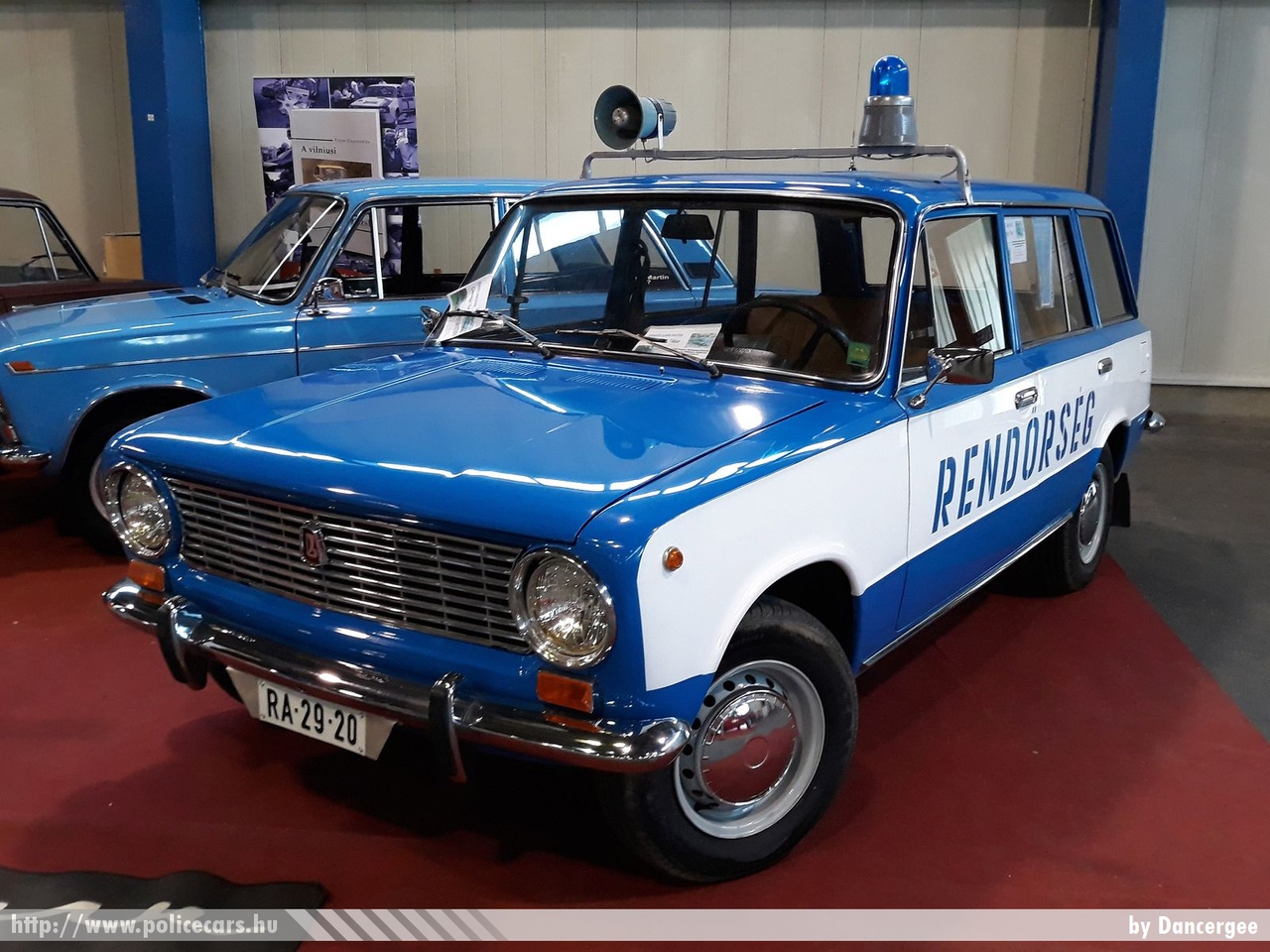 Lada VAZ 2102, fotó: Dancergee
Keywords: rendőrautó rendőrség rendőr magyar Magyarország RA29-20