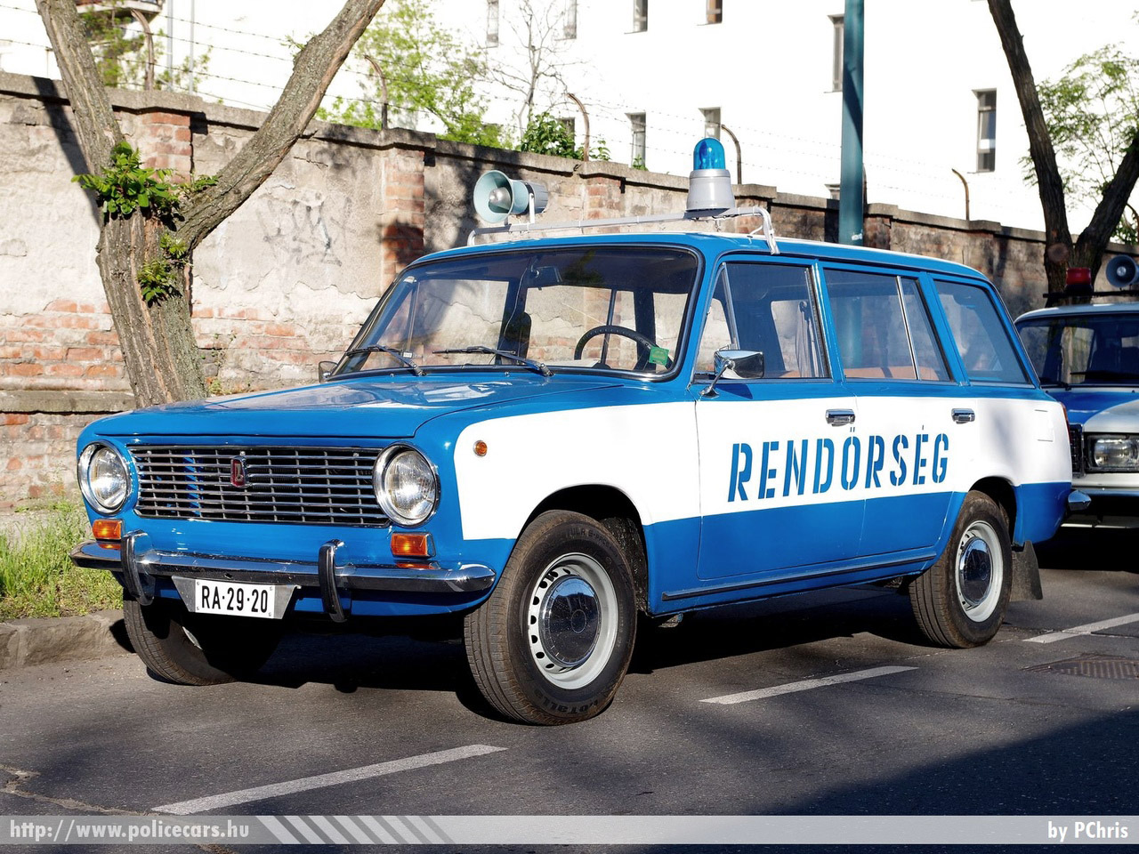 Lada VAZ 2102, fotó: PChris 
Keywords: rendőrautó rendőrség rendőr magyar Magyarország RA29-20