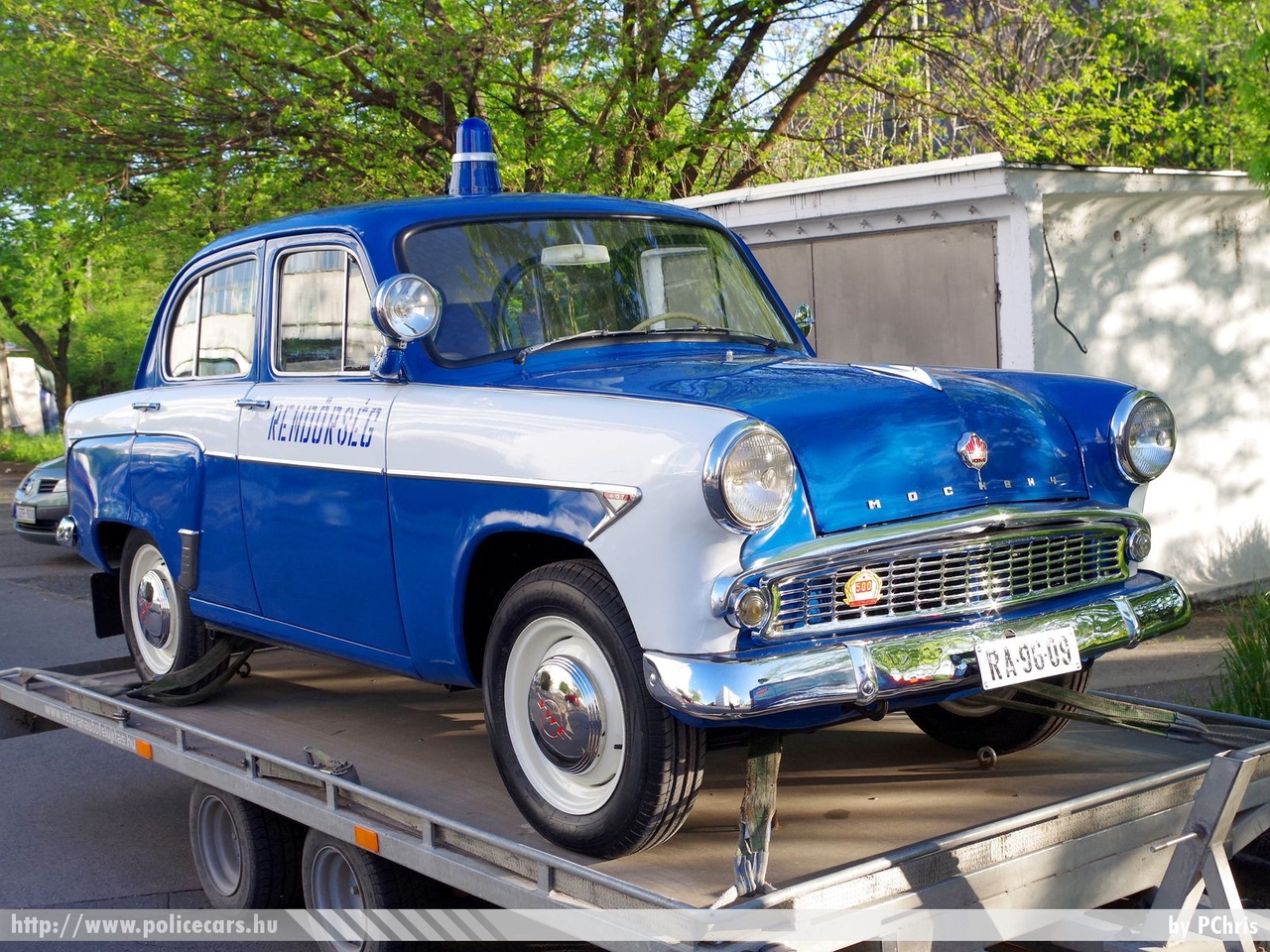 Moszkvics 407, fotó: PChris
Keywords: rendőrség rendőr rendőrautó magyar Magyarország hungarian Hungary police policecar RA96-09