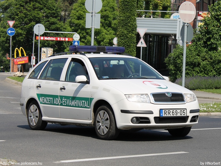 Skoda Fabia, Nemzeti Adó- és Vámhivatal, fotó: HNorbert
Keywords: vám magyar Magyarország NAV VPOP pénzügyőrség RR69-05 Hungary hungarian customs