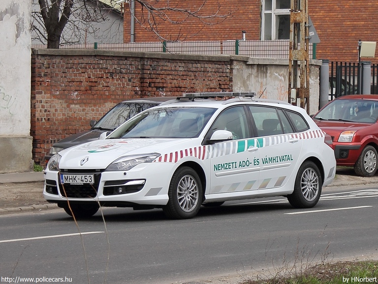 Renault Laguna, Nemzeti Adó- és Vámhivatal, fotó: HNorbert
Keywords: vám magyar Magyarország NAV VPOP pénzügyőrség MHK-453 Hungary hungarian customs