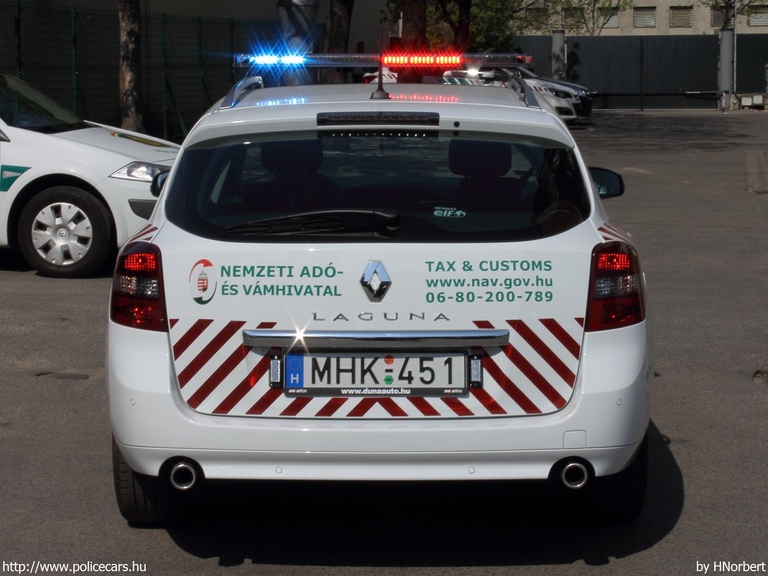 Renault Laguna, Nemzeti Adó- és Vámhivatal, fotó: HNorbert
Keywords: vám magyar Magyarország NAV VPOP pénzügyőrség MHK-451 Hungary hungarian customs