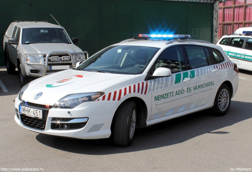Renault Laguna, Nemzeti Adó- és Vámhivatal, fotó: HNorbert
Keywords: vám magyar Magyarország NAV VPOP pénzügyőrség MHK-451 Hungary hungarian customs