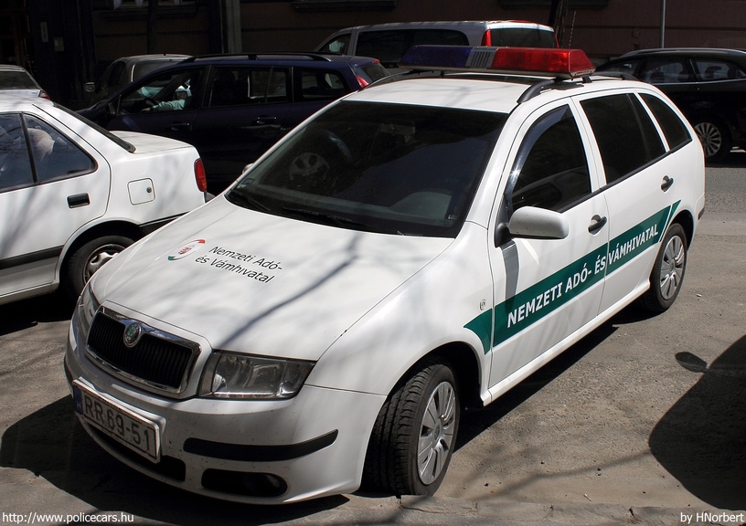 Skoda Fabia, Nemzeti Adó- és Vámhivatal, fotó: HNorbert
Keywords: vám magyar Magyarország NAV VPOP pénzügyőrség NAV RR69-51 Hungary hungarian customs