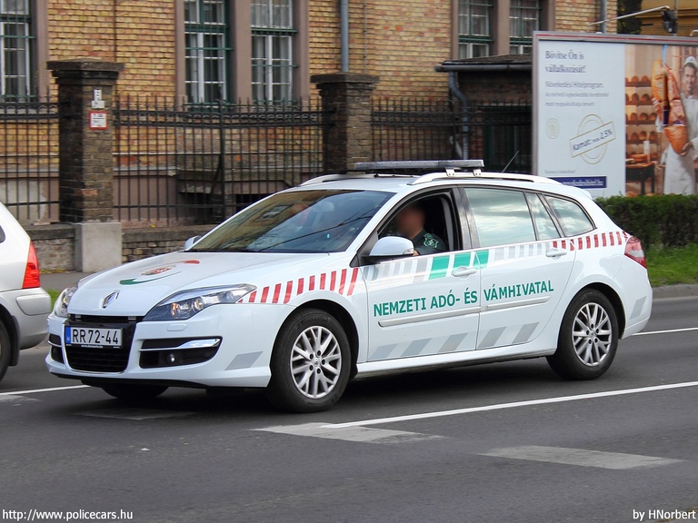 Renault Laguna, Nemzeti Adó- és Vámhivatal, fotó: HNorbert
Keywords: vám magyar Magyarország NAV VPOP pénzügyőrség RR72-44 Hungary hungarian customs