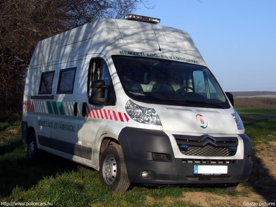 Citroen Jumper, Nemzeti Adó- és Vámhivatal, fotó: Gzozzo pictures
Keywords: vám magyar Magyarország NAV VPOP pénzügyőrség Hungary hungarian customs