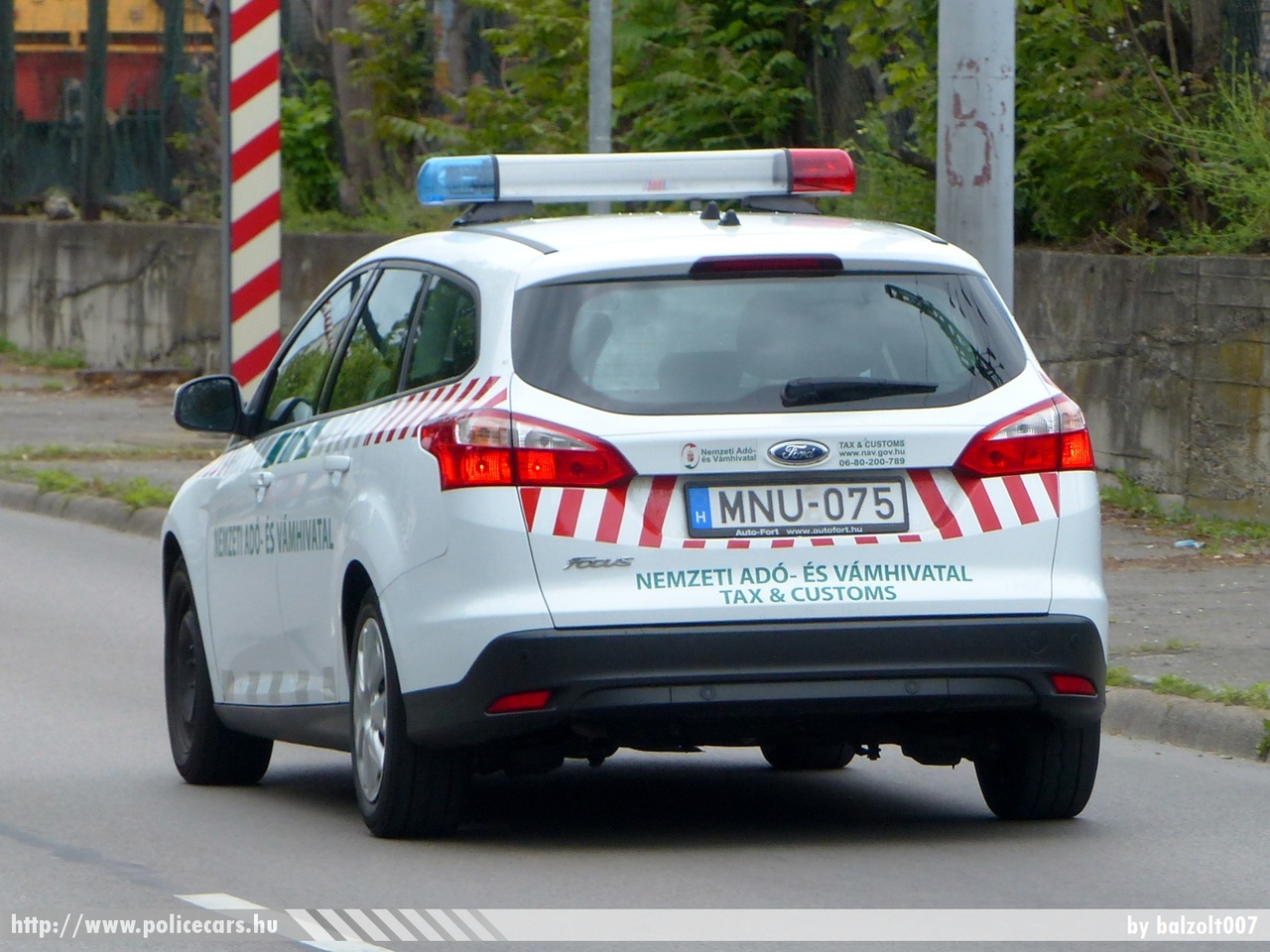 Ford Focus, Nemzeti Adó- és Vámhivatal, fotó: PChris
Keywords: vám magyar Magyarország NAV VPOP pénzügyőrség Hungary hungarian customs MNU-075